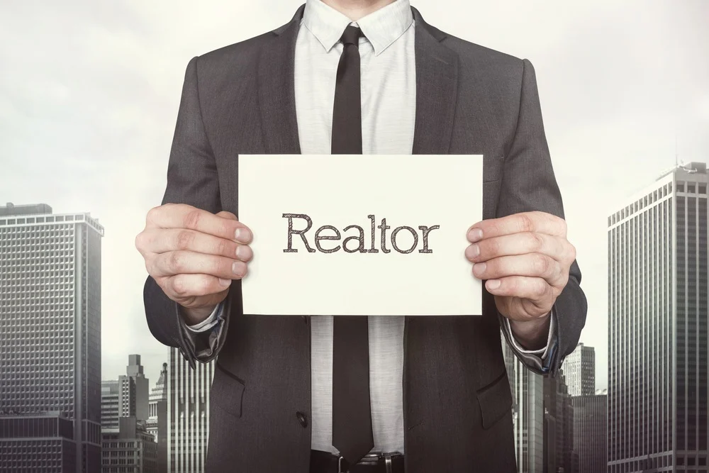 The Pros and Cons of Using a Realtor